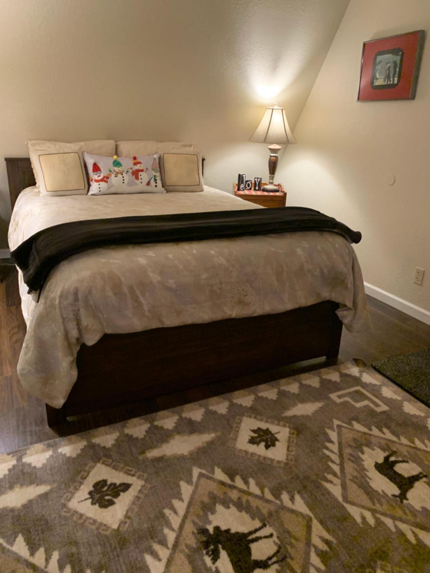 Mountain Meadows Inn & Chalet Suites Эшфорд Экстерьер фото